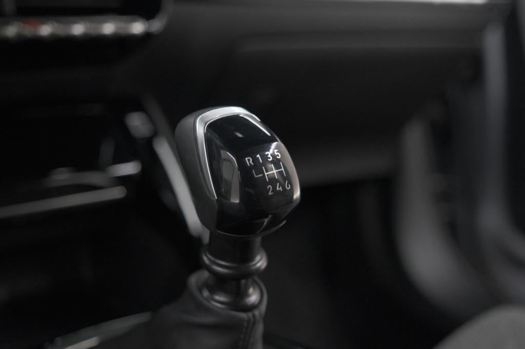 Peugeot 2008 puretech 100 allure | camera | navigatie | parkeersensoren | a