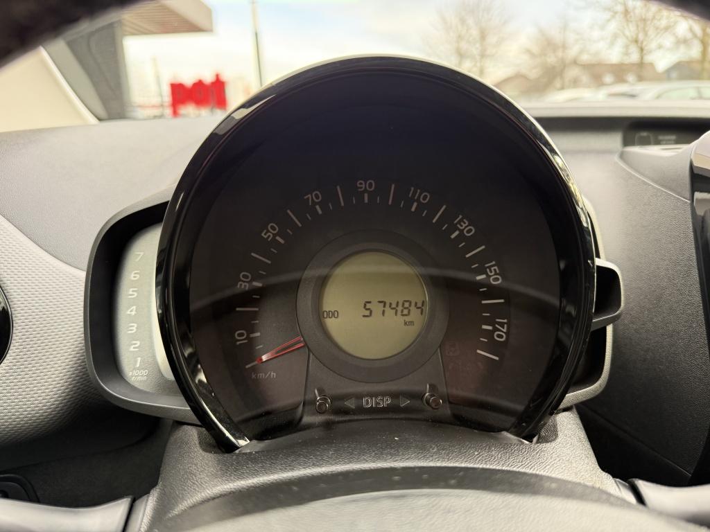 Peugeot 108 1.0 e-vti allure // apple carplay // android auto //