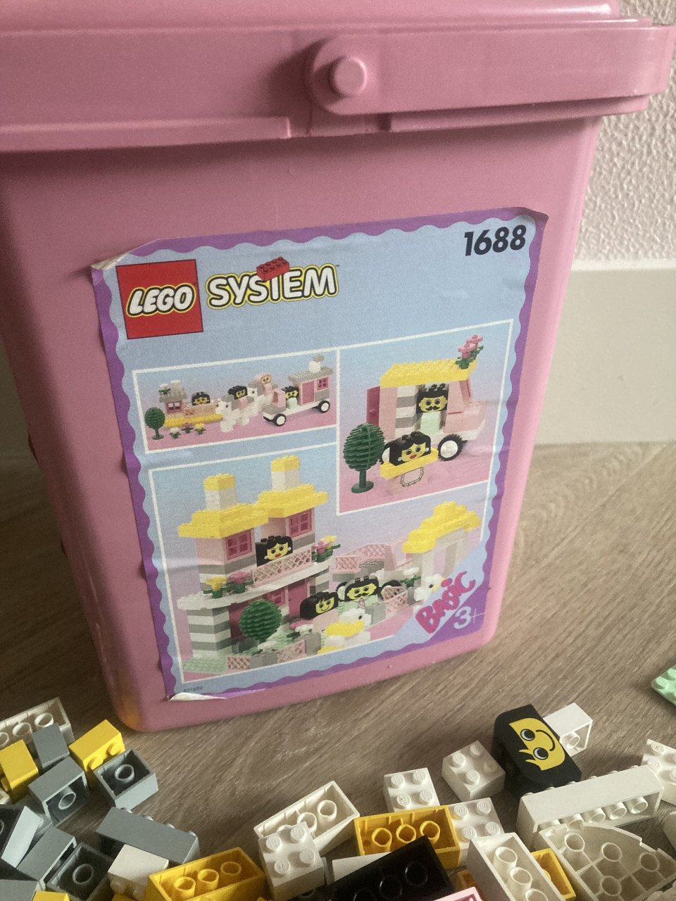 Lego emmer met veel lego