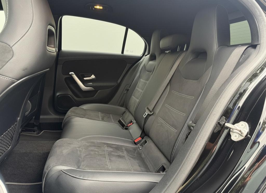 Mercedes-Benz A-Klasse 250 e business solution amg limited soh 96%