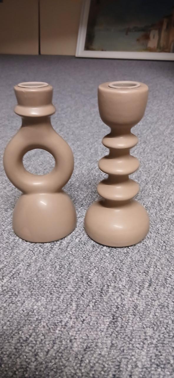 2 leuke taupe kandelaar vaasjes nieuw!!