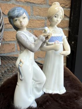 Prachtige set  2 Vintage Spaanse Porsel.beeldjes. Casades en Rex Valencia.