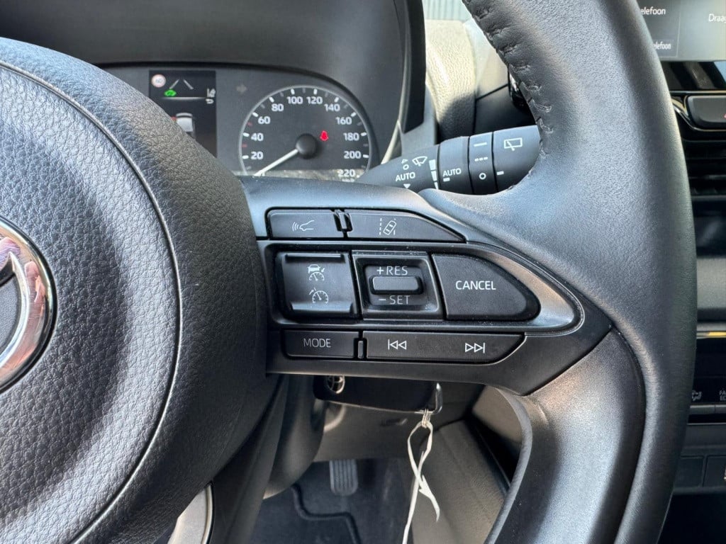 Toyota Yaris 1.5 hyb. active