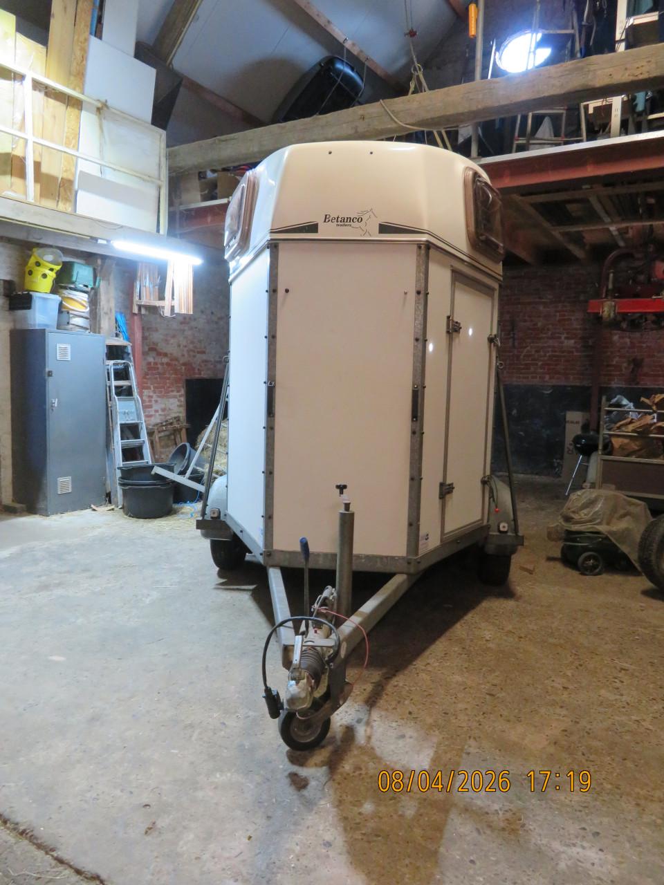 Henra Couronne 2 paards trailer