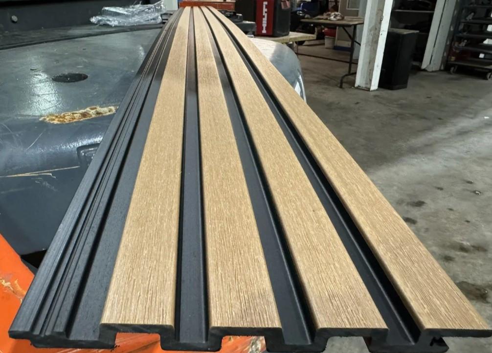 60 stuks composiet gevelpanelen teak/zwart, 290 cm, 34,8 m²