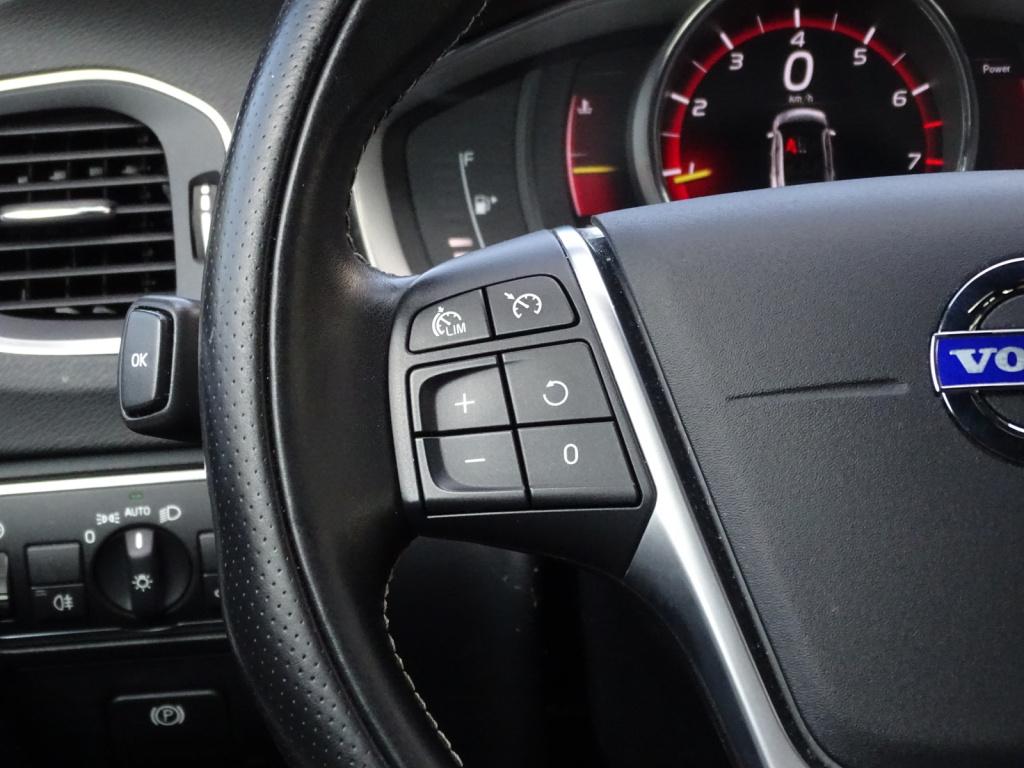 Volvo V60 2.0 t4 business sport r-design | leder | pano | trekhaak