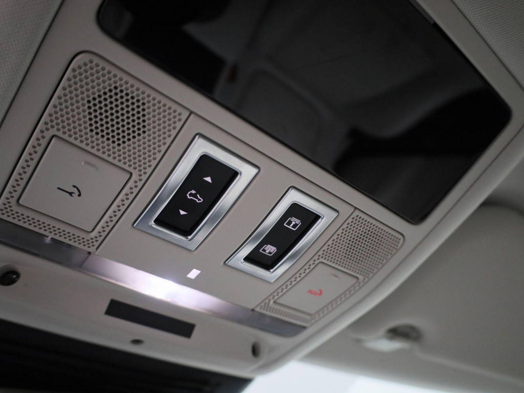 Jaguar F-pace 2.0 p400e phev r-dynamic s | automaat | navigatie | apple car