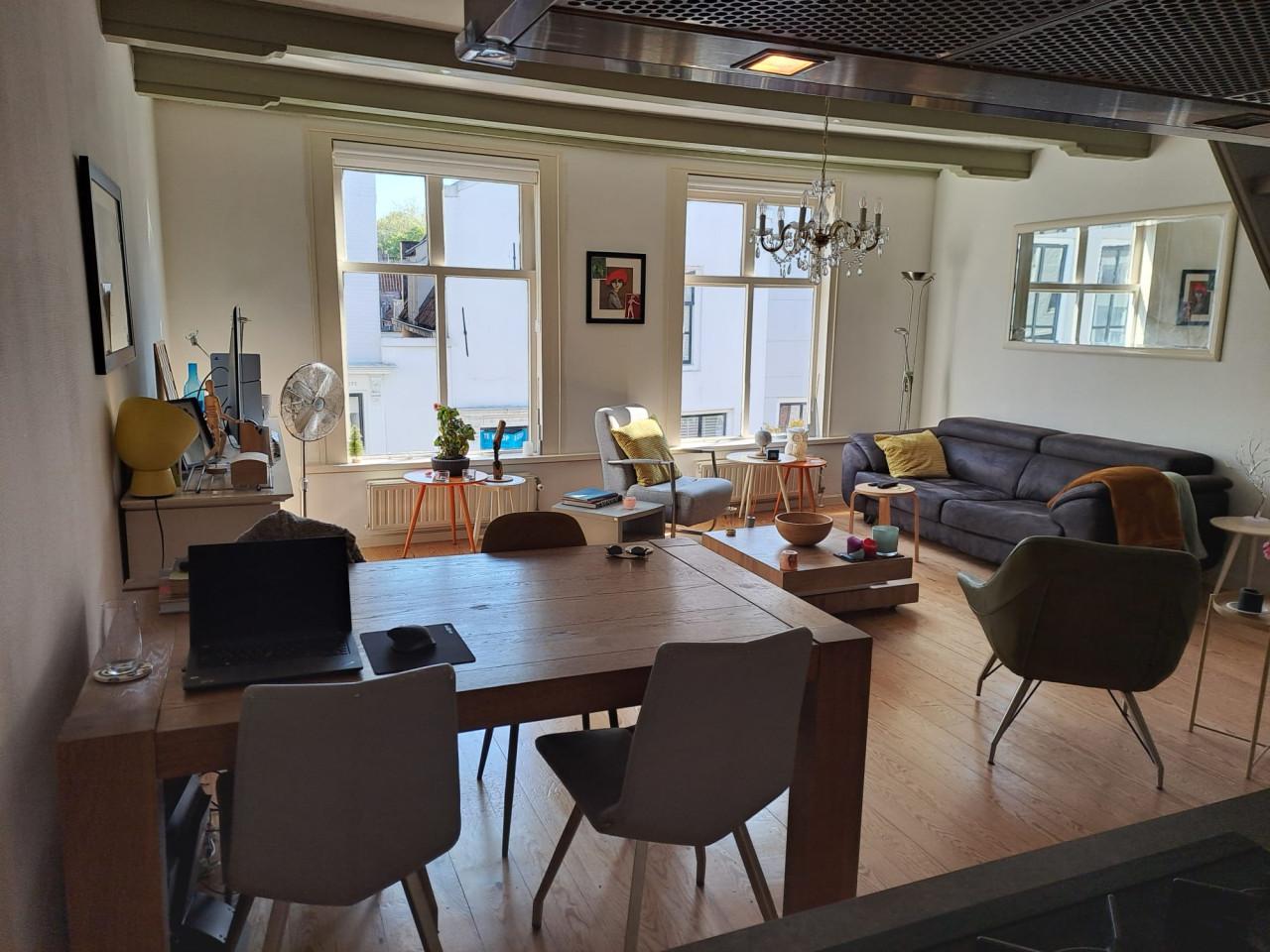 Sfeervol gemeubileerd appartement in centrum Middelburg.