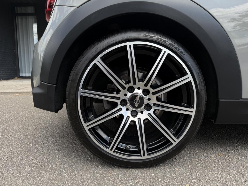 Mini Cooper 1.5 cooper business editie - facelift - automaat - half leder -