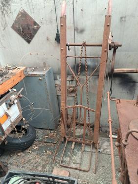Diverse antieke gereedschappen en instrumenten