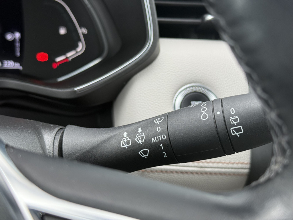 Renault Clio 1.6 e-tech hybrid 140 initiale paris | nl-auto | dealer ond. |
