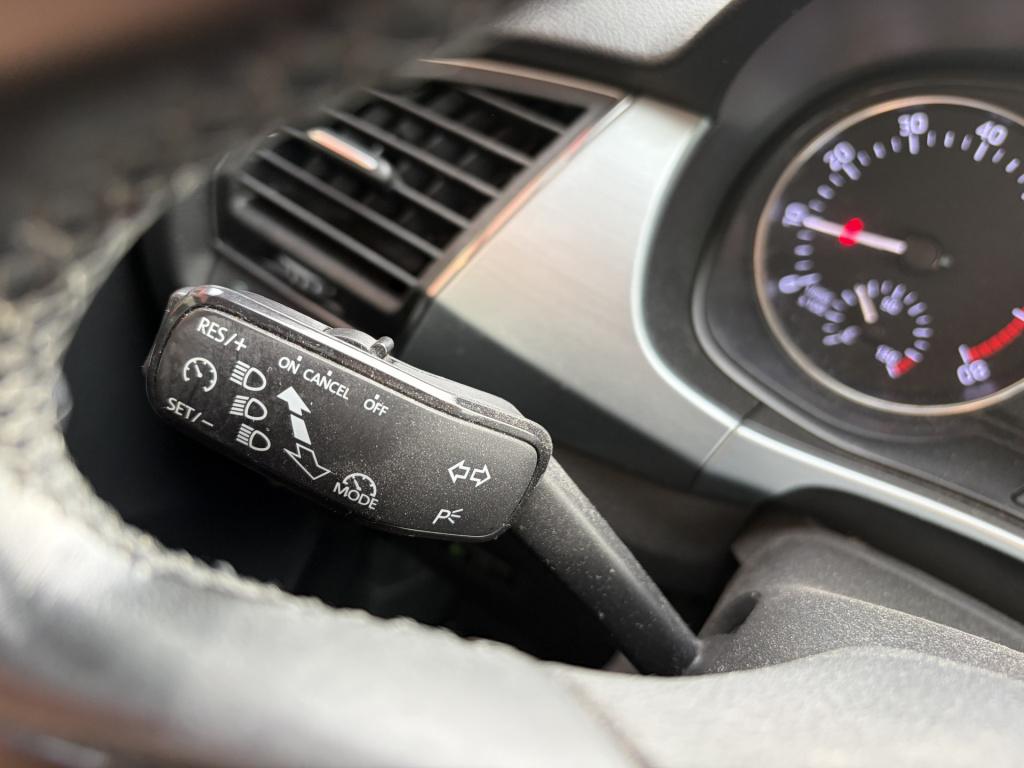 Skoda Fabia combi 1.0 tsi ambition business | navi | trekhaak | airco!