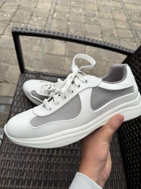 Prada Sneakers Wit Maat 42
