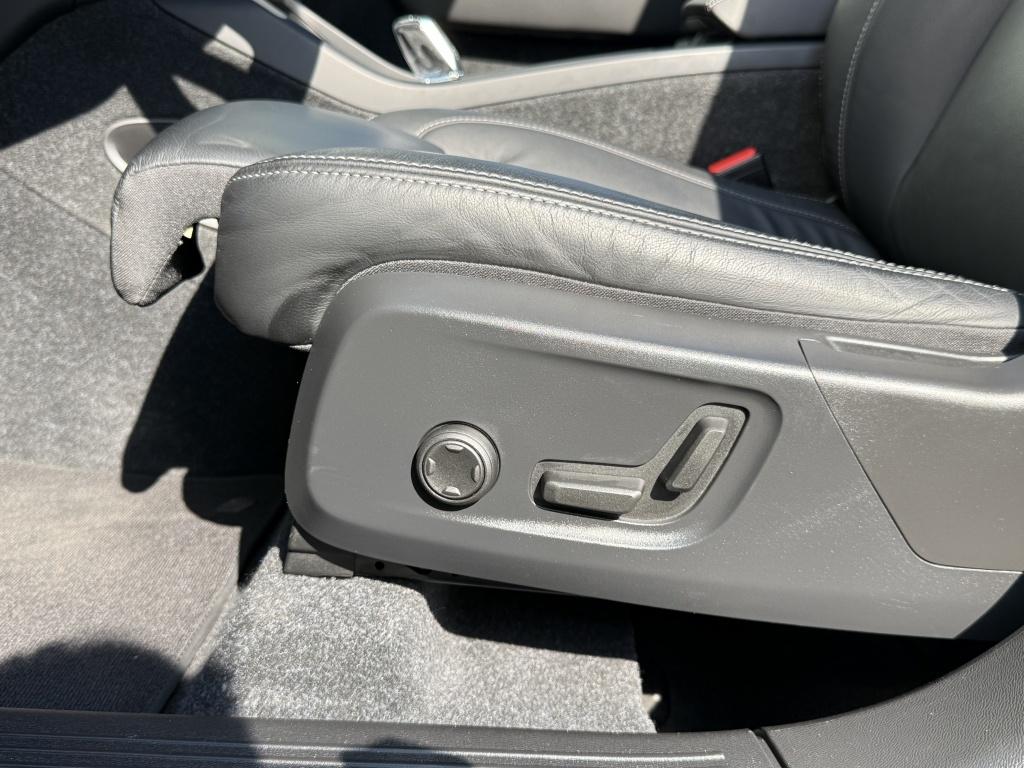 Volvo XC40 t5 262pk recharge ultimate bright| full options !!