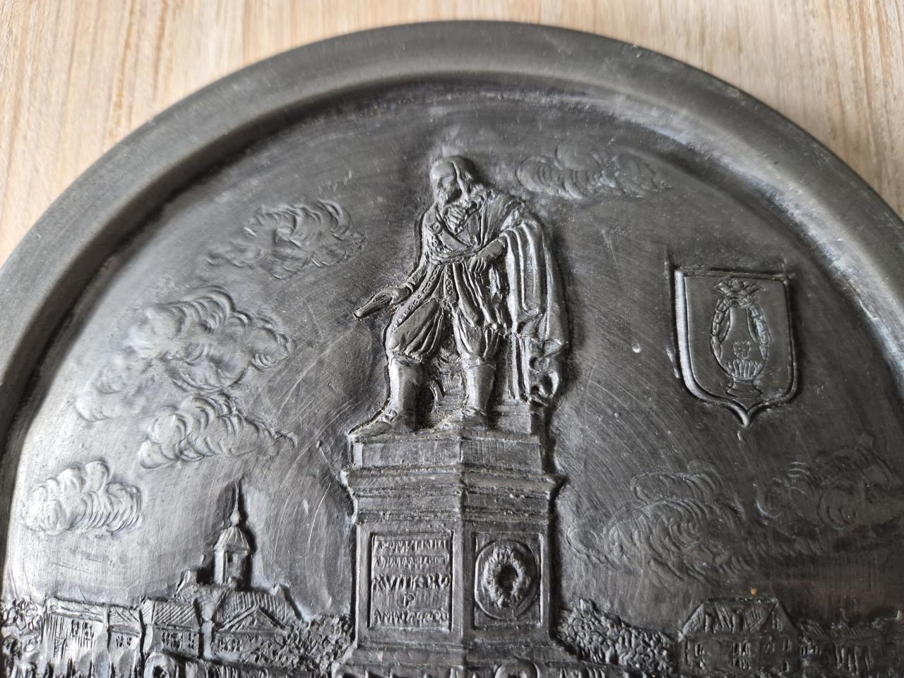 Tinnen plaquette - Michiel de Ruyter Vlissingen