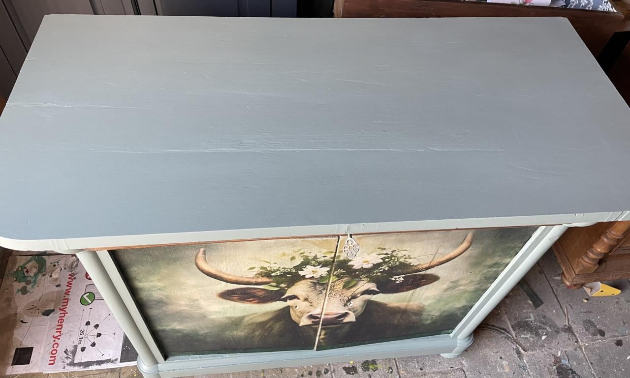 Uniek Kastje met koe “Bessie”