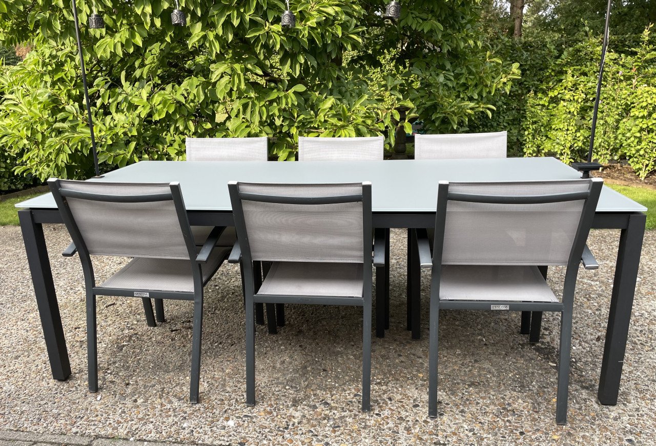 Tuintafel met stoelen