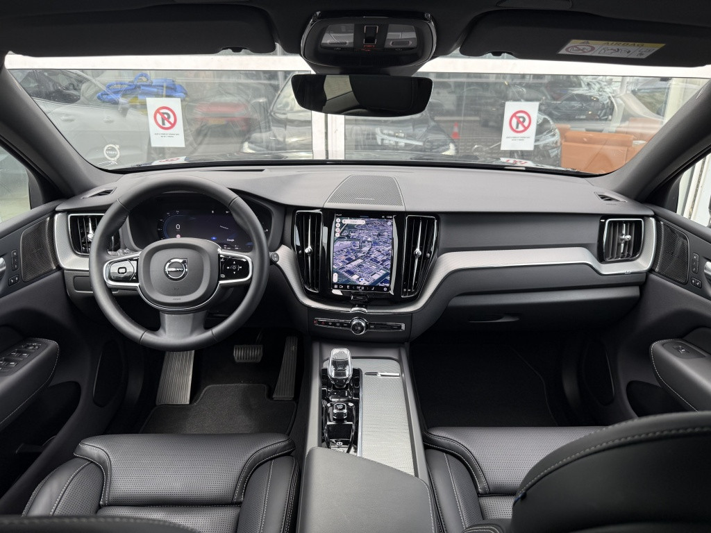 Volvo XC60 t8 455pk recharge ultra black ed| pano| 360 camera| stoel.vent|