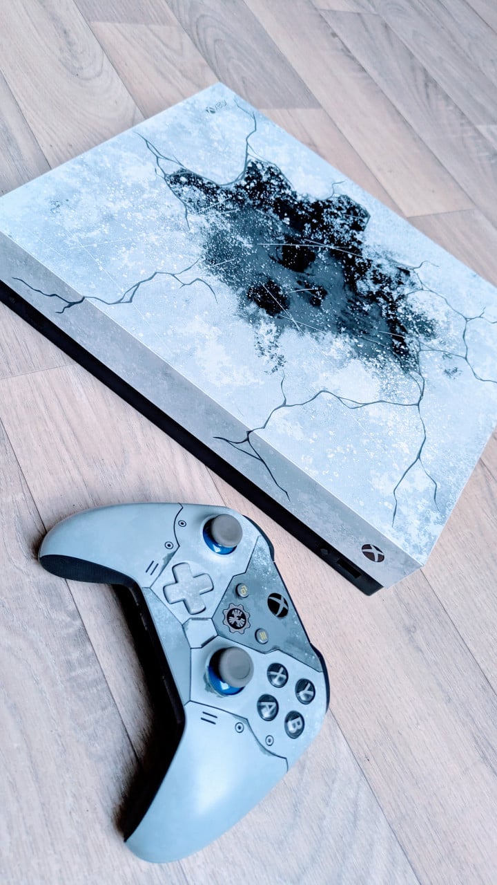 Xbox One X 1TB Gears of War Limited Edition