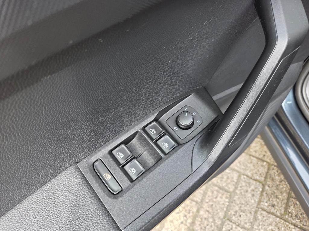 Seat Arona 1.0 tsi style | carplay | climate control | park. sens.