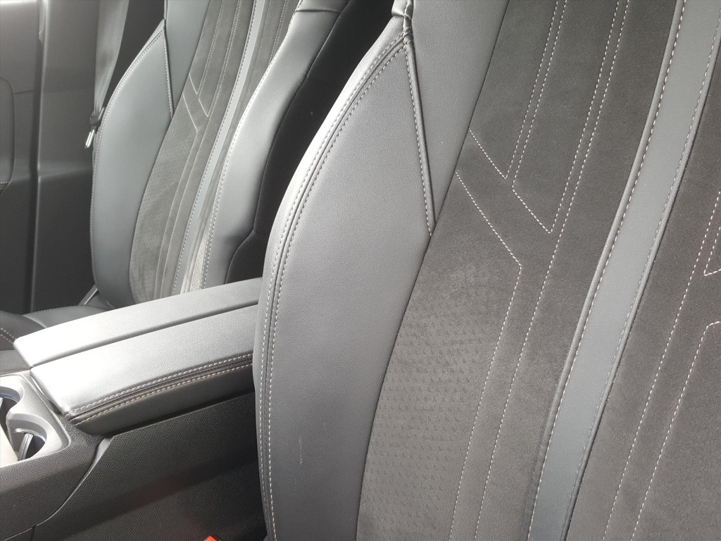 Peugeot 5008 gt 1.2-pt-130pk (vol)automaat/eat8 navigatie | cruise & climat