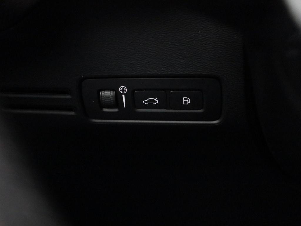 Volvo XC40 1.5 t4 recharge inscription expression | automaat | leder |  pan