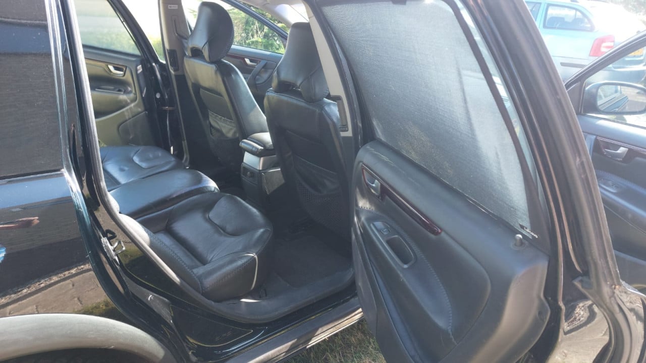 Volvo XC70 2.5T AWD Benzine 5 Cilinder 2001 Zwart