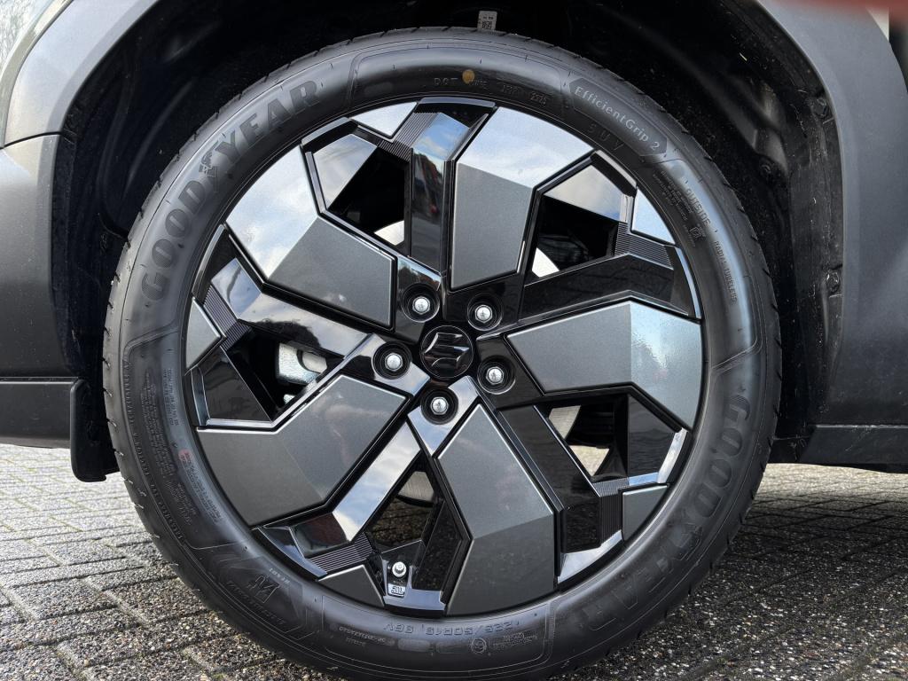 Suzuki E Vitara style 61 kwh