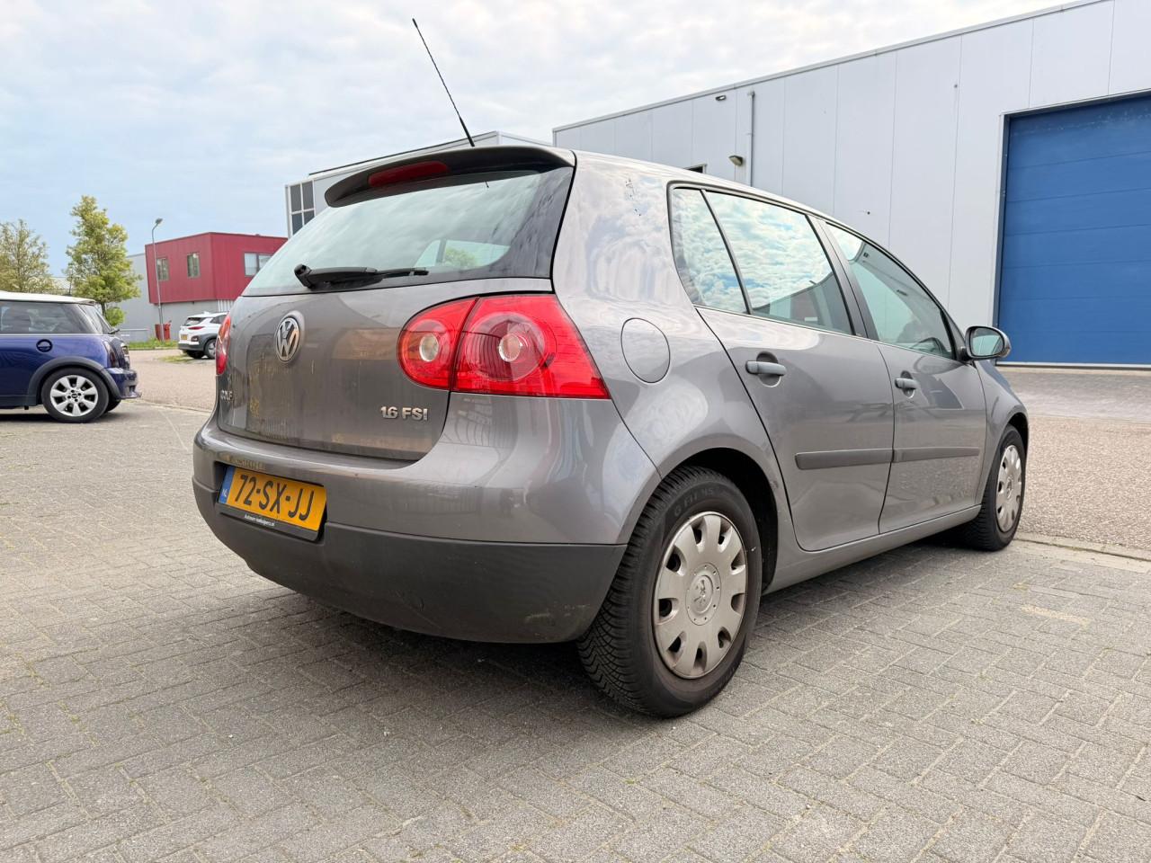 Volkswagen Golf 1.6 FSI Turijn APK tot September! €999 Rijd goed!