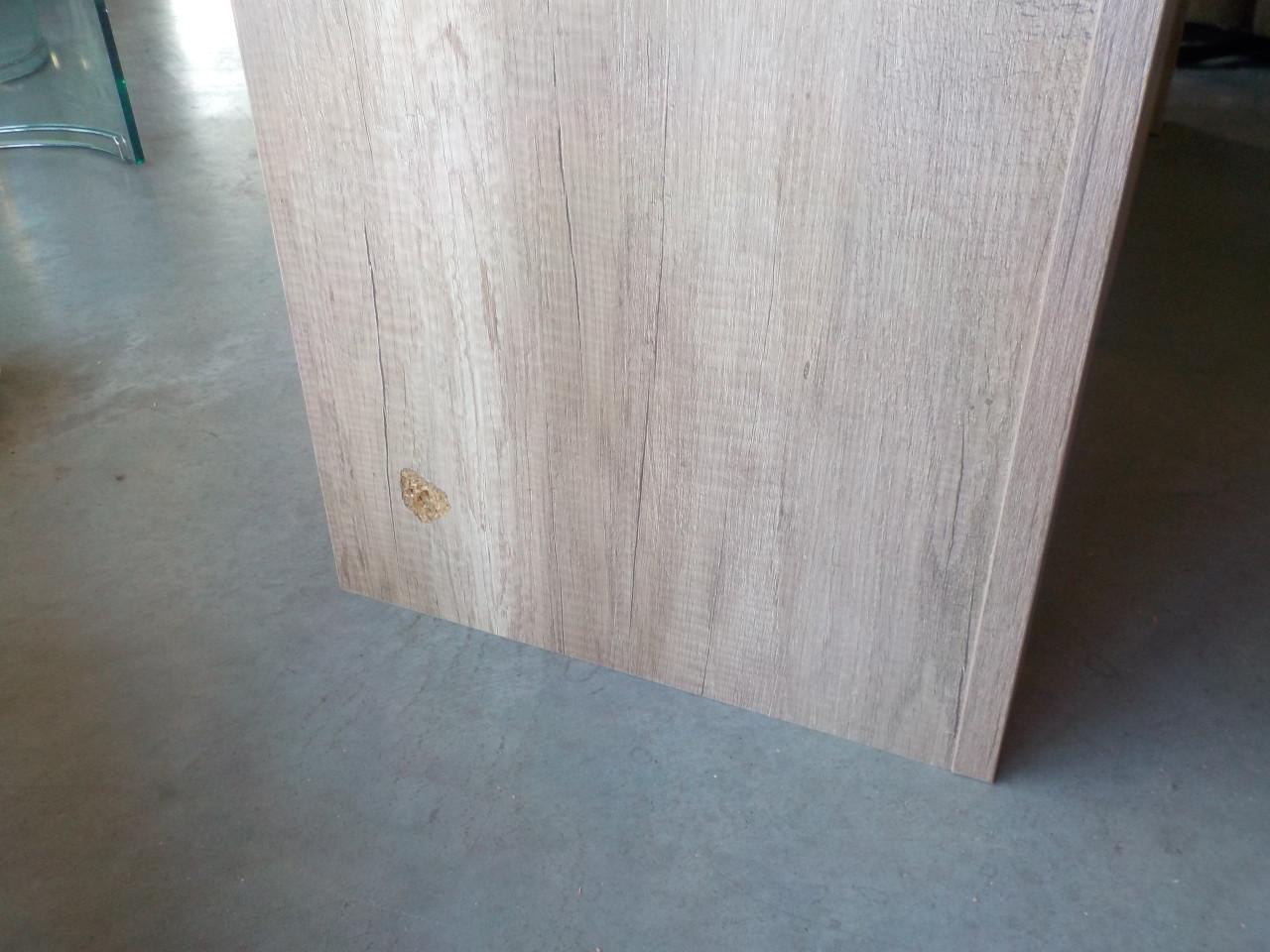 Tv meubel in zeer goede staat ( behalve de zijkant ) opruimprijs