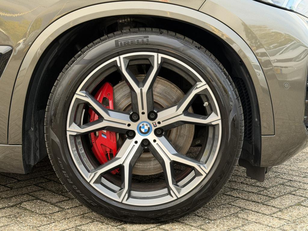 BMW X5 xdrive50e m-sport | pano | luchtvering | elek. trekhaak | rijklaar i