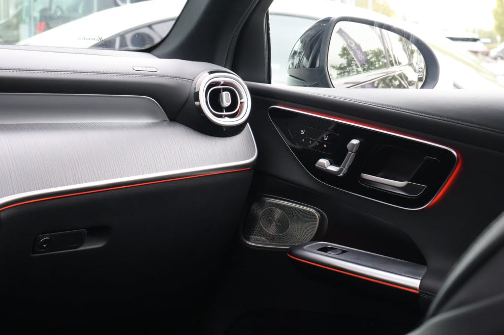 Mercedes-Benz Glc 300e 4matic edition amg line l techniek pakket l luchtver