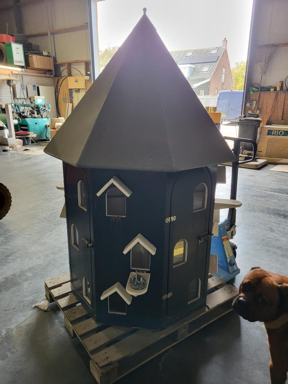 Duiventil met zinken dak