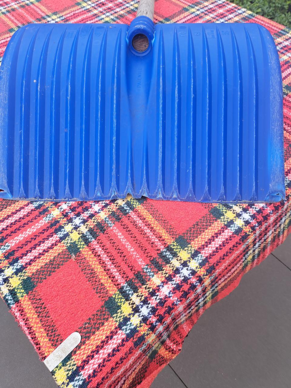 Kunststoffen voerschuif / sneeuwschep!