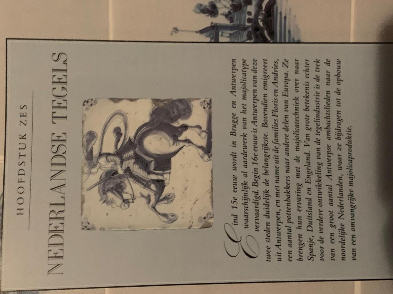 Te koop; boek over antieke tegels antiek vintage