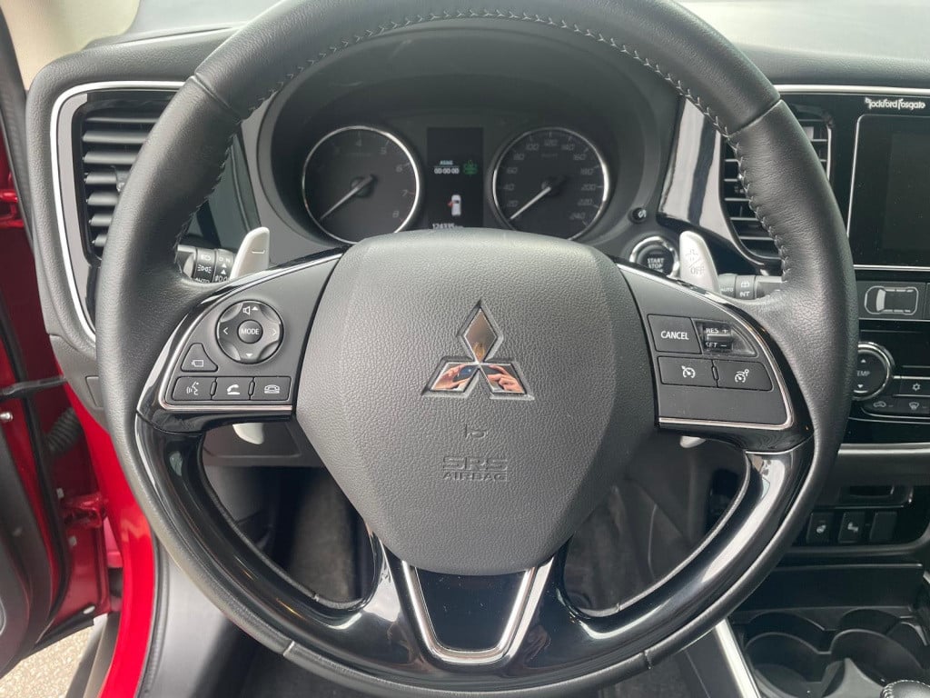 Mitsubishi Outlander 2.0 connect pro