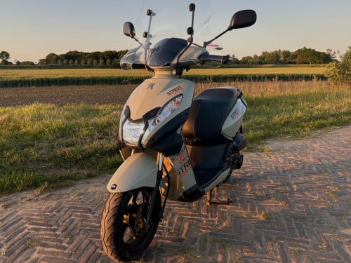 Peugeot Kisbee 50cc 4T 45km/h scooter