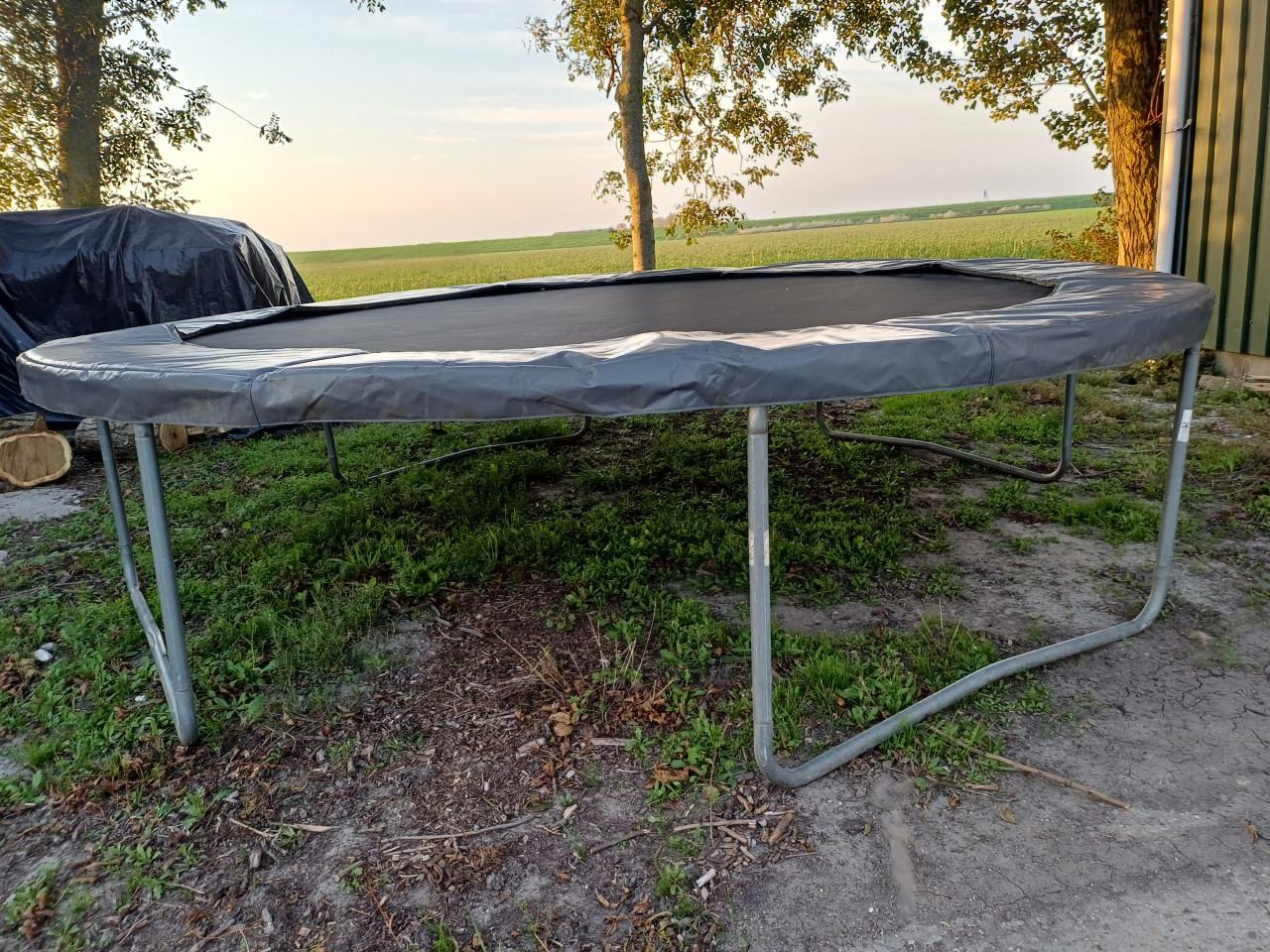 Trampoline