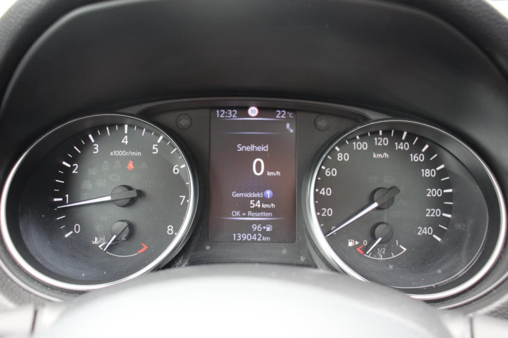 Nissan Qashqai 1.6 tekna + - pano - leder - bose - trekhaak - dab - led - s