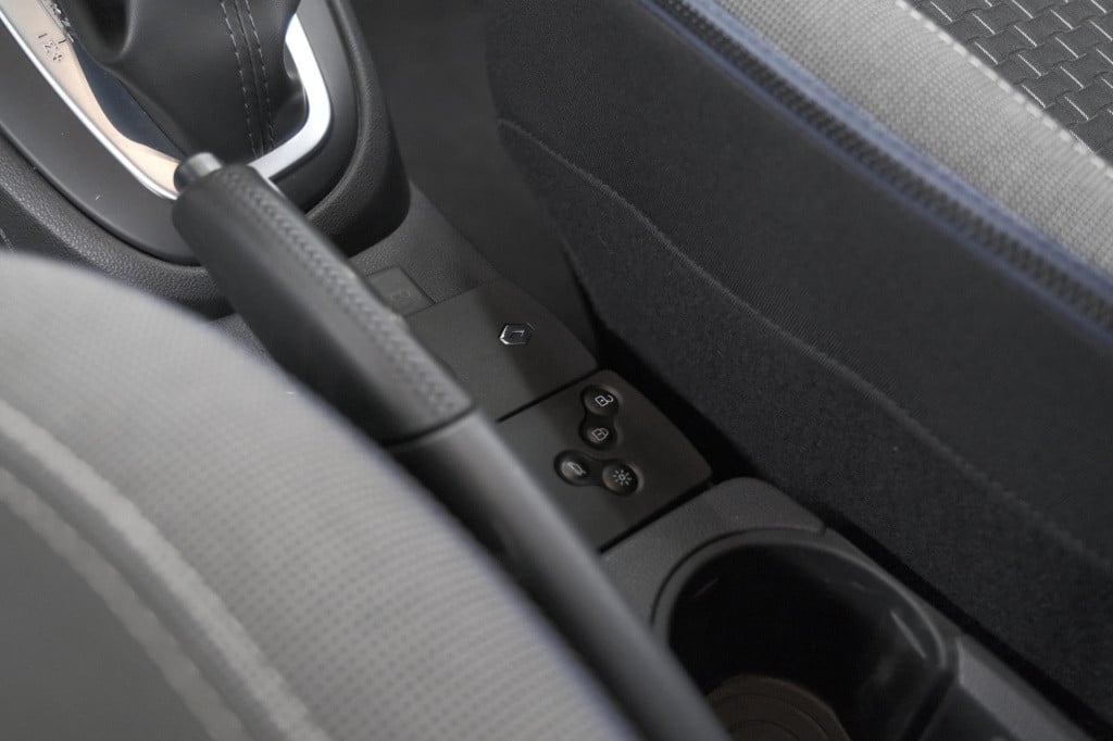 Renault Captur tce 150 edc intens | trekhaak | camera | dodehoekdetectie | 