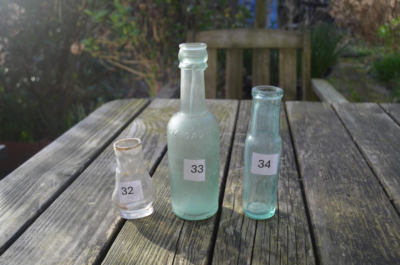 3 Flesjes bodemvondsten ca 1900