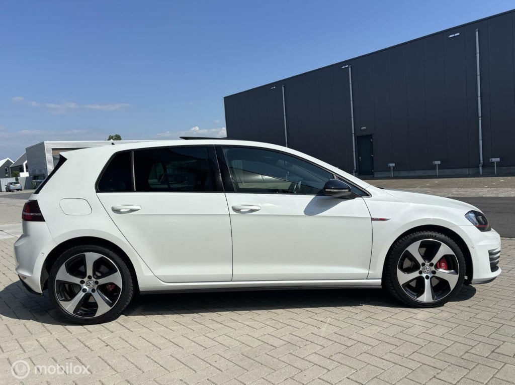 Volkswagen Golf 2.0 tsi gti performance,dsg, pano, acc