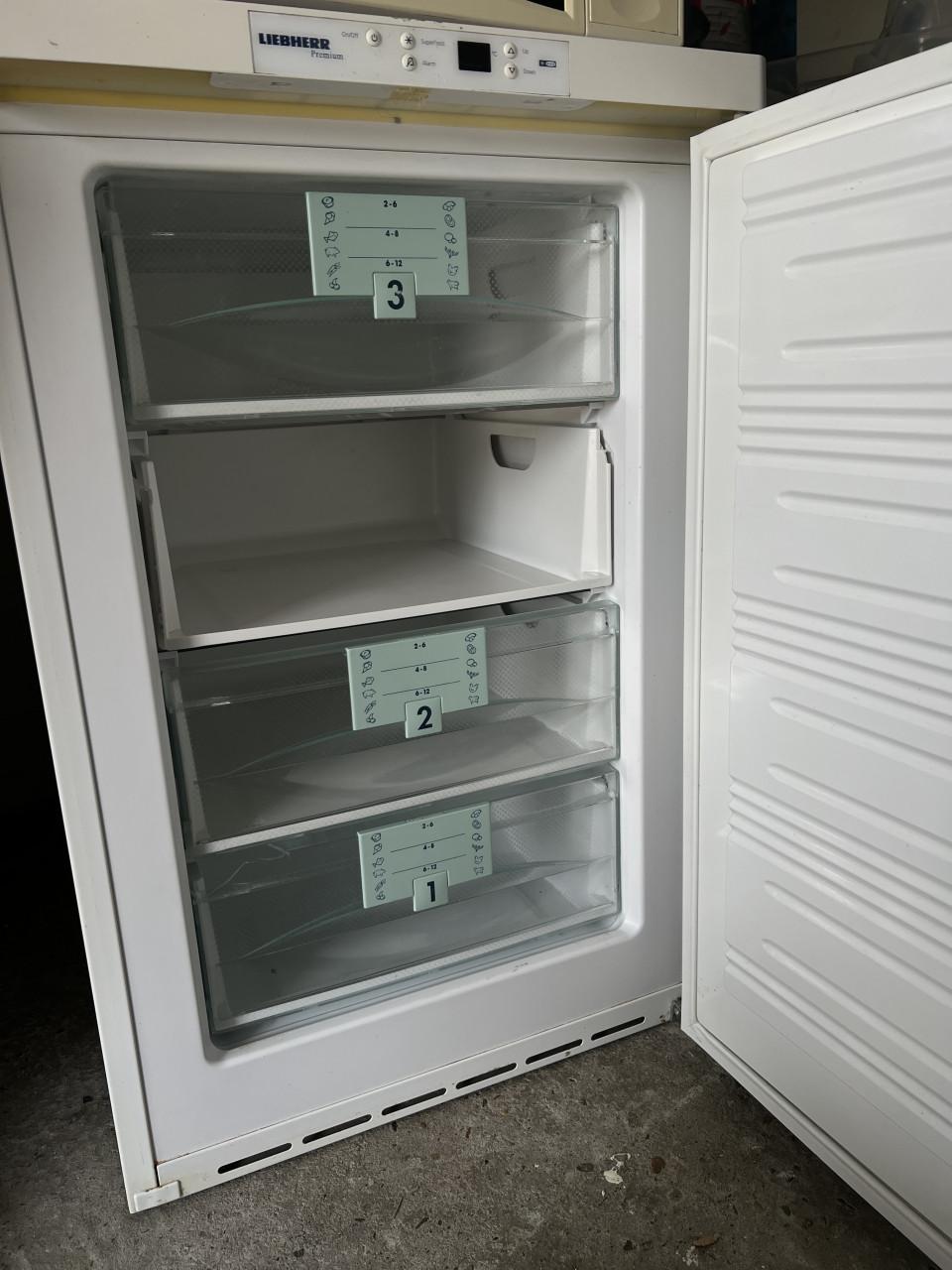 Liebherr LowFrost vrieskast 85x61 cm. 4 laden 110 liter