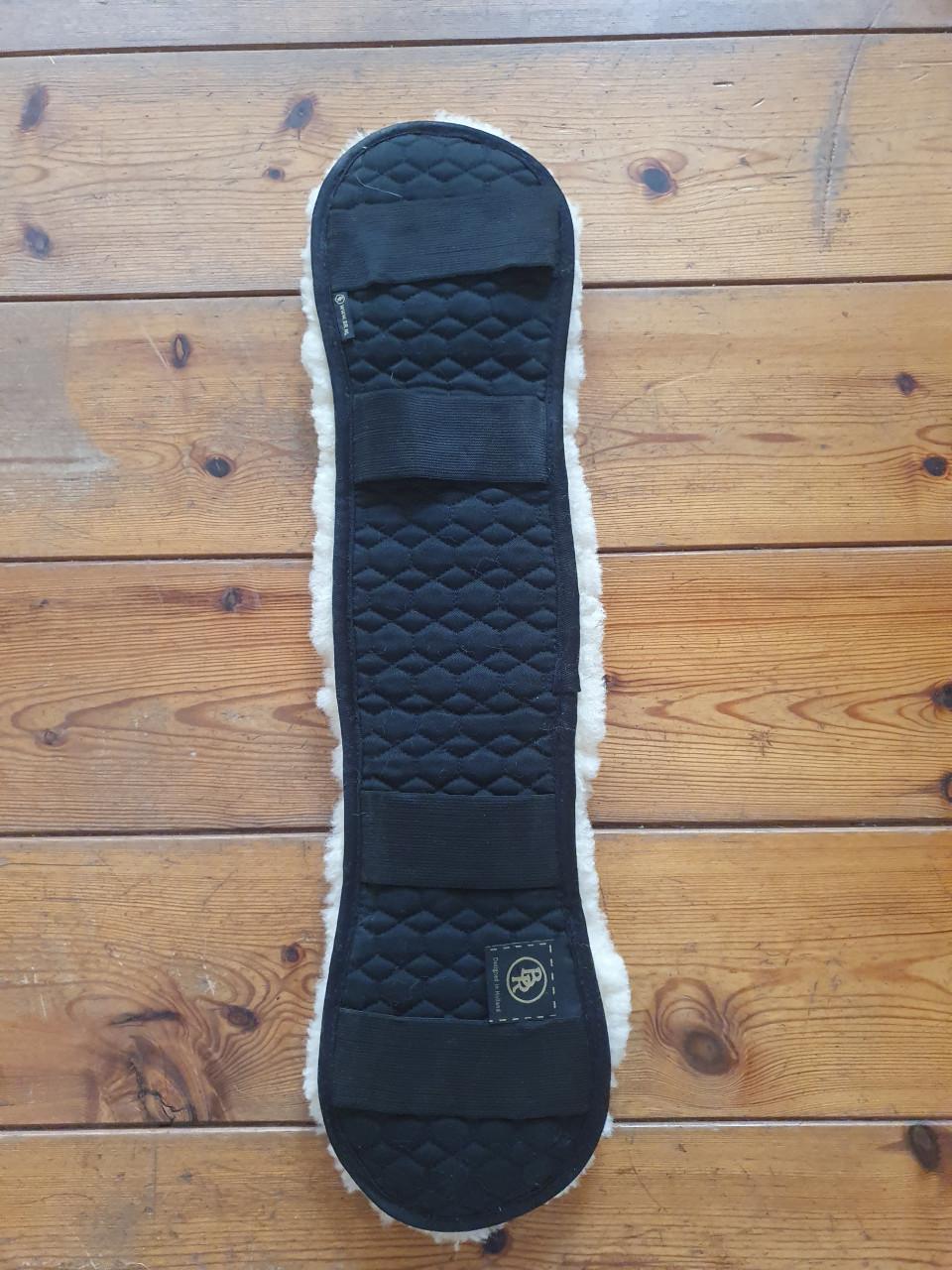 BR singelhoes met schapenvacht. 65cm.