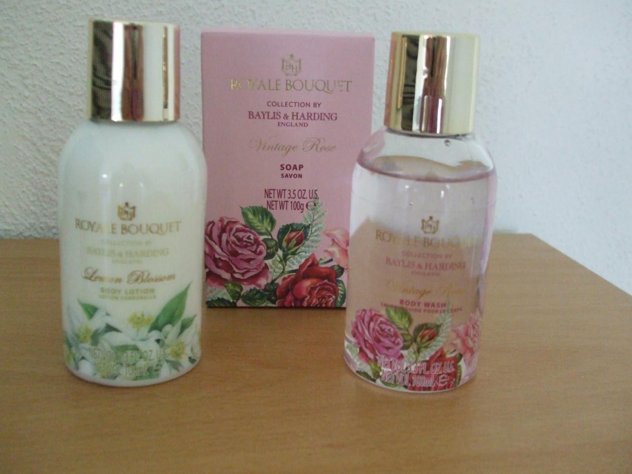 Te koop geschenksetje van "Royale Bouquet".(nieuw).