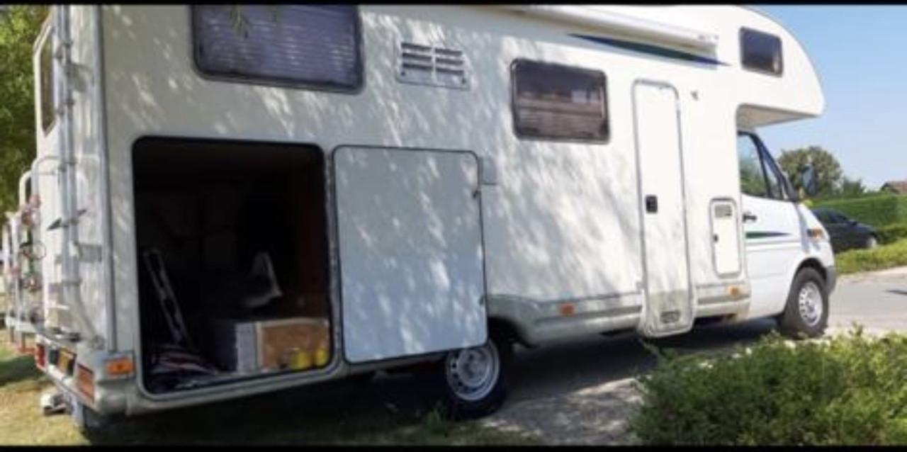 Alkoof camper  (2002) – Mercedes Sprinter – 6 slaapplaatsen – Instapklaar