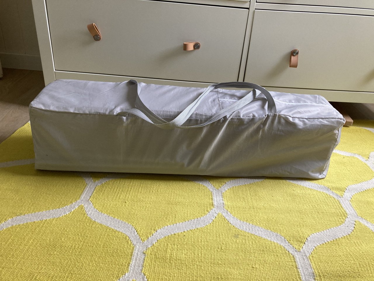 In perfecte staat: inklapbare box om te laten spelen of slapen!