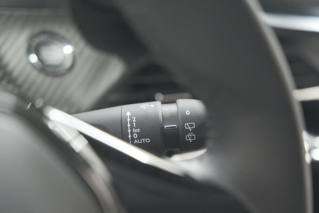 Peugeot 208 ev allure 50 kwh | 3 fase laadfunctie | parkeersensoren | apple