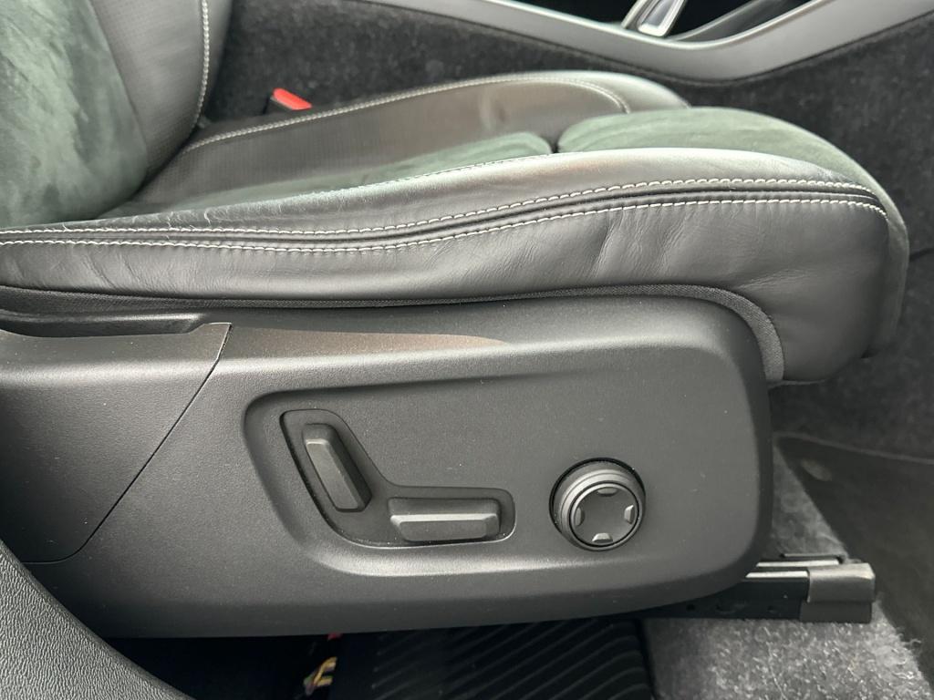 Volvo XC40 1.5 t3 r-design | 360 | electr. stoelen | harman kardon | parkee