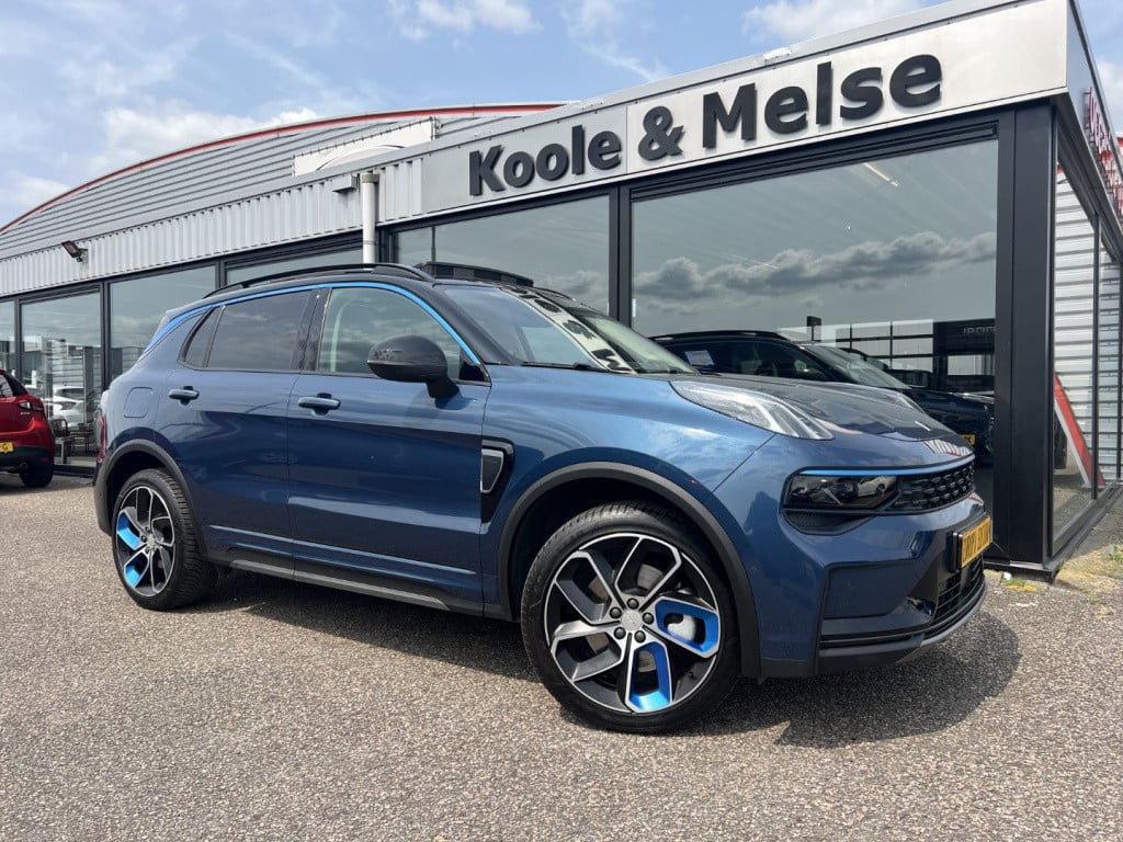 Lynk & Co 01 1.5 261pk plug in hybrid , panodak , carplay